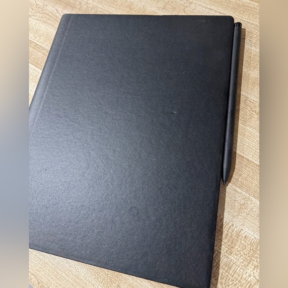 reMarkable Paper Tablet - Picture 2 of 4